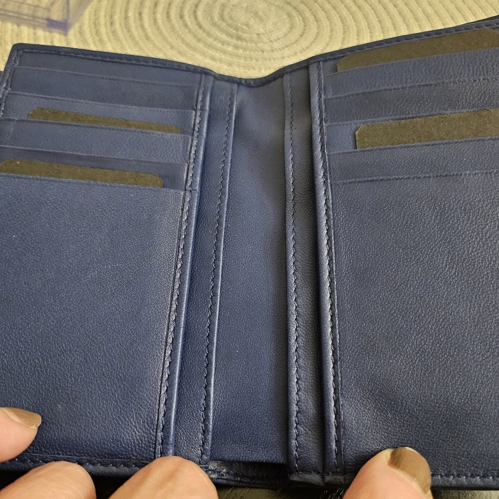 ๐ Christian Dior Diorama Navy Blue Leather Compact Wallet - Picture 7 of 11